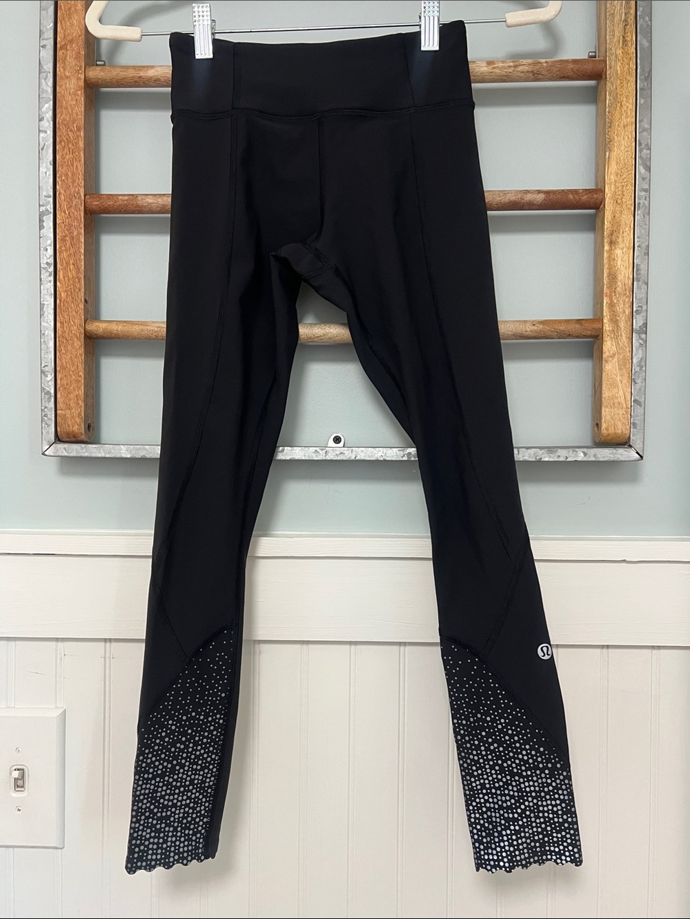 Women’s Lululemon size 2 black leggings